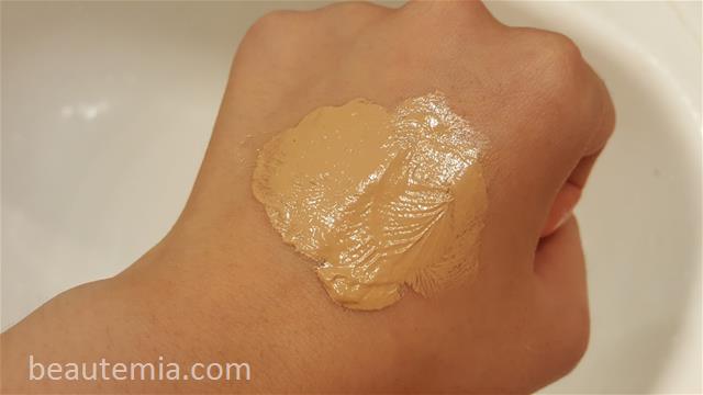 La Prairie Cellular Swiss Ice Crystal Transforming Cream Sunscreen SPF 30 in 20 nude & skincare